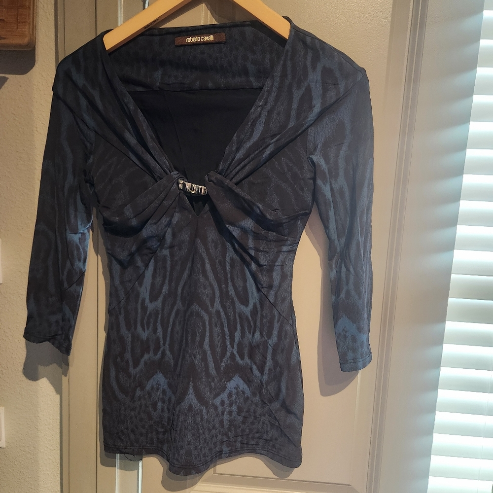 ROBERTO CAVALLI Size XS SMALL S BLUE BLACK ANIMAL PRINT LOW CUT VNECK BLOUSE TOP